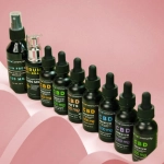 Натуральные масла для домашнего ухода за кожей в стеклянных флаконах